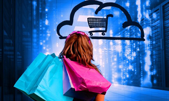 Imagem. Menina de costas, de cabelo castanho e faixa rosa na cabeça, segura em seu ombro sacolas rosas e azuis. Na frente dela uma nuvem com um carrinho de compras desenhado e um fundo azul que remete há algo computadorizado. 