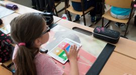 Como encontrar o balanço ideal entre o digital e o analógico na educação das crianças