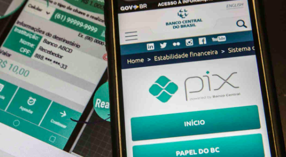 Pix automático não deve substituir cartão de crédito, aponta Campos Neto